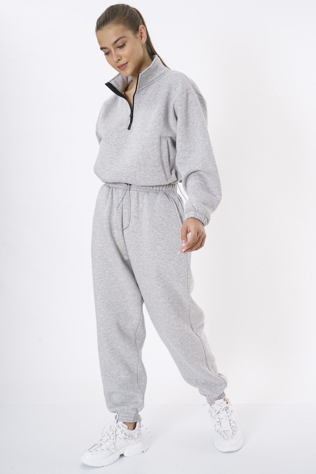 Women Embroidery Detailed Knitted Jogging suits